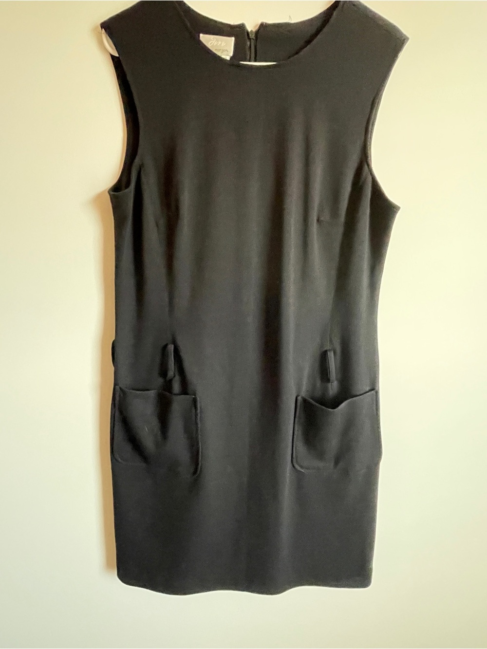 Donna Morgan Black Sleeveless Mini Shift Dress with Front Pockets, Size 16